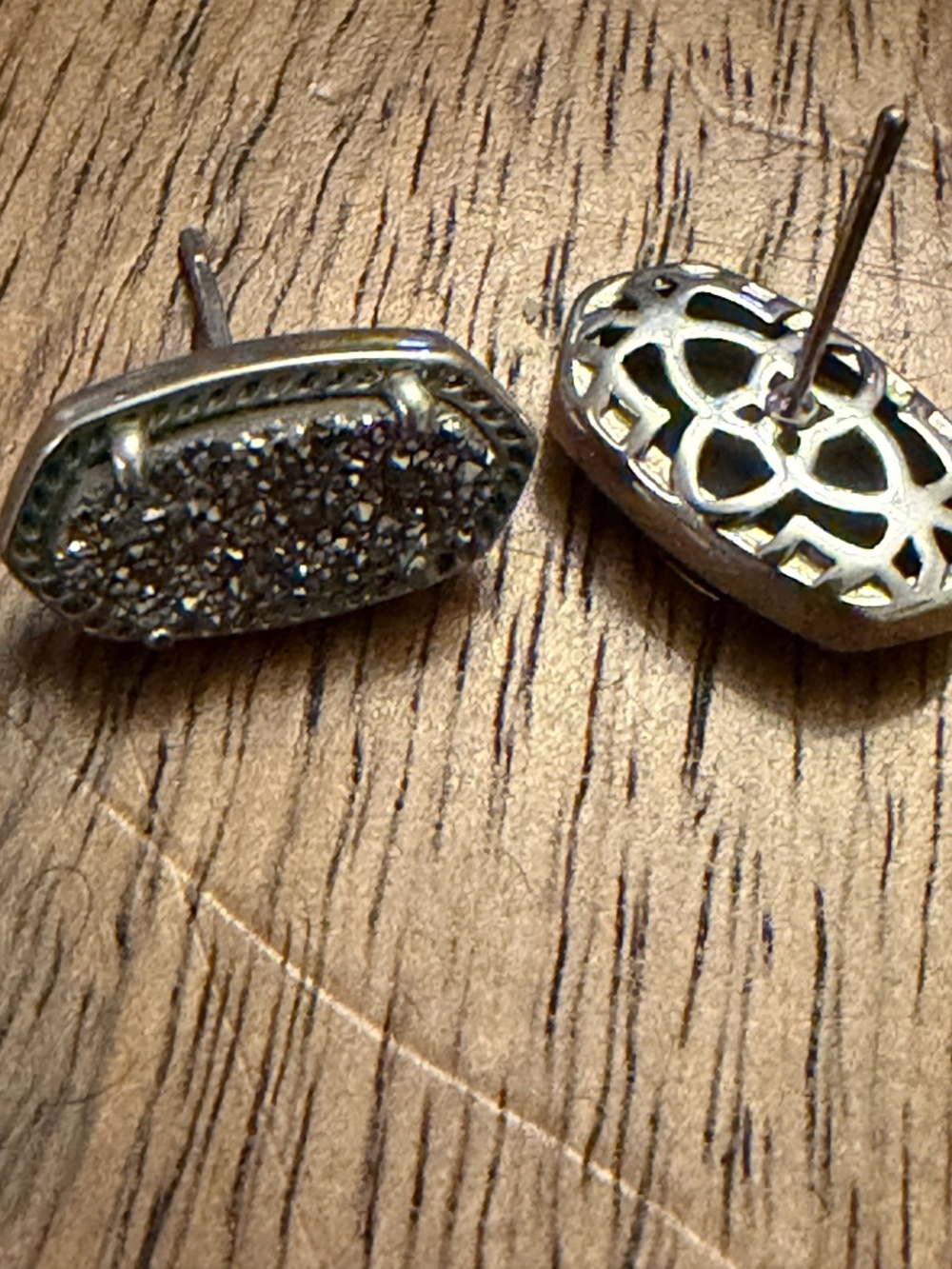 Kendra Scott Silver Tone Gray Druzy Crystal Pierced Earrings - Picture 2 of 4